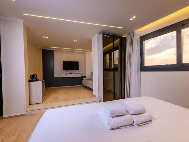 Deluxe Junior Suite With Jacuzzi and Pyramids View