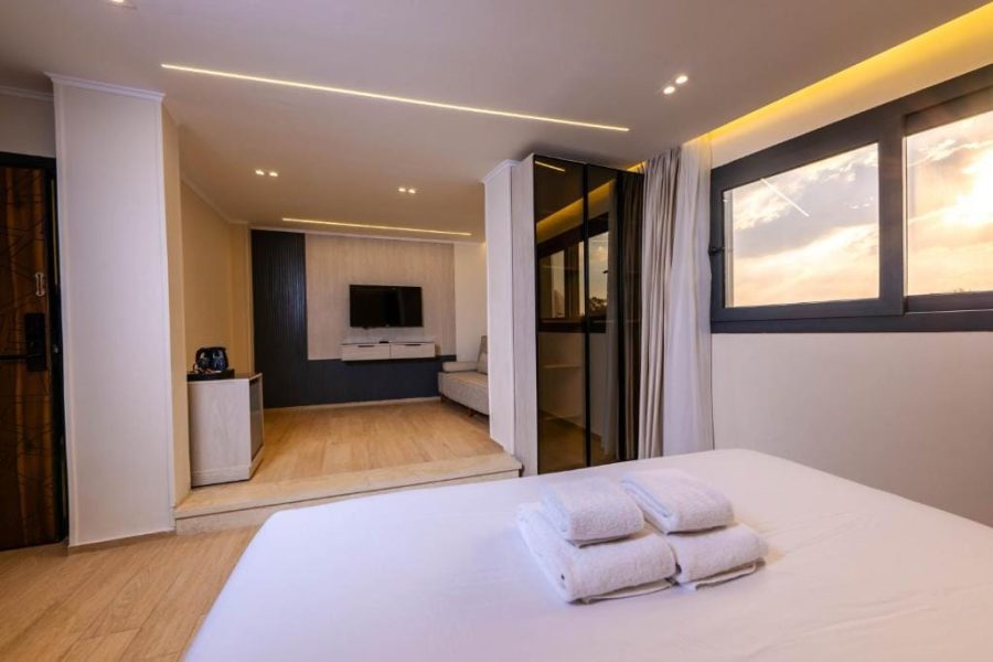 Deluxe Junior Suite With Jacuzzi and Pyramids View