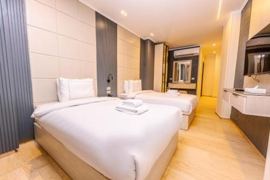 Deluxe Twin Room with Pyramids View