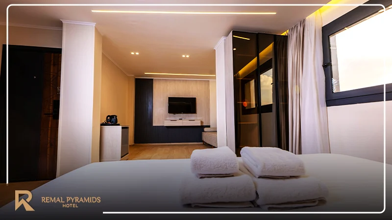 romantic suites with a jacuzzi near the pyramids