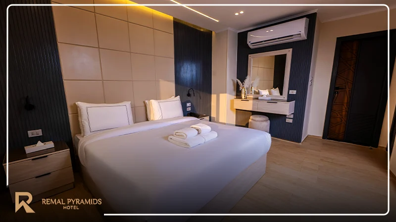 romantic suites with a jacuzzi near the pyramids